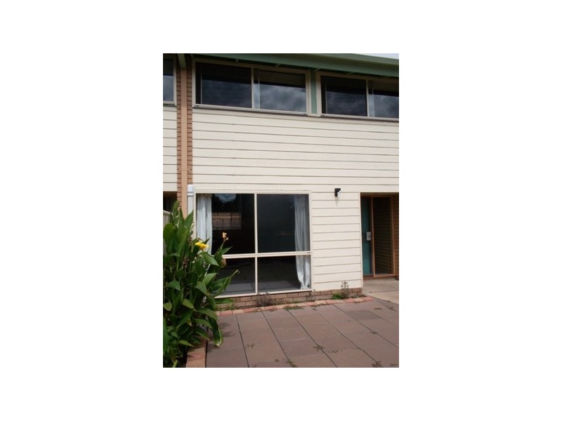 13/409 McDonald Road, Lavington NSW 2641