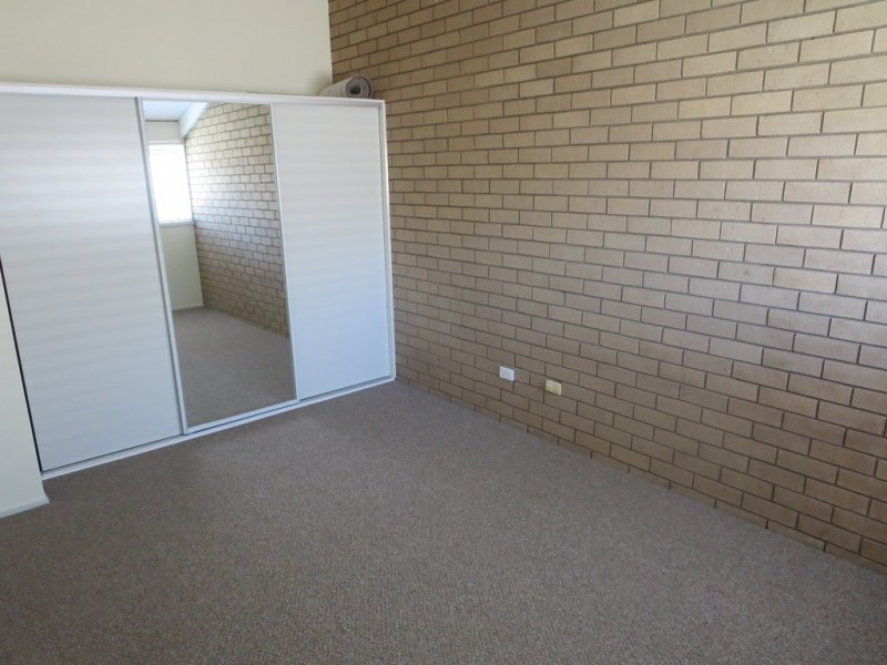 13/409 McDonald Road, Lavington NSW 2641