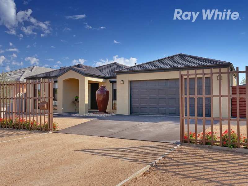 163 Golf Club Drive, Howlong NSW 2643
