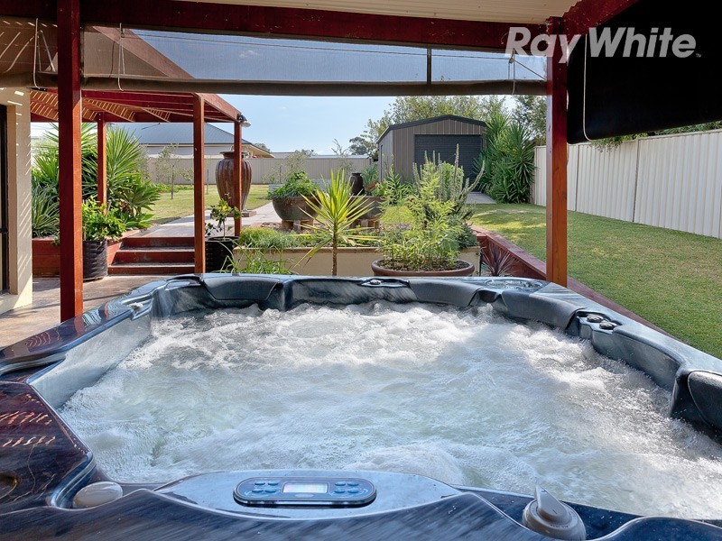 163 Golf Club Drive, Howlong NSW 2643