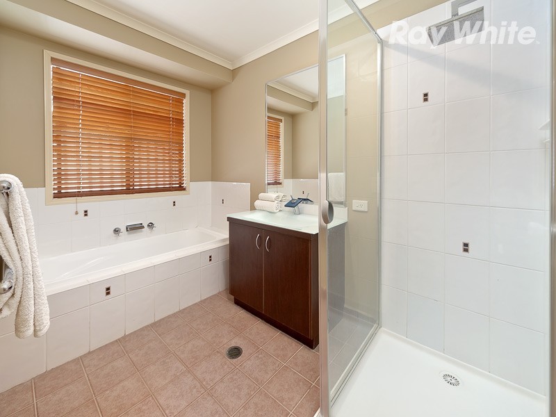 163 Golf Club Drive, Howlong NSW 2643