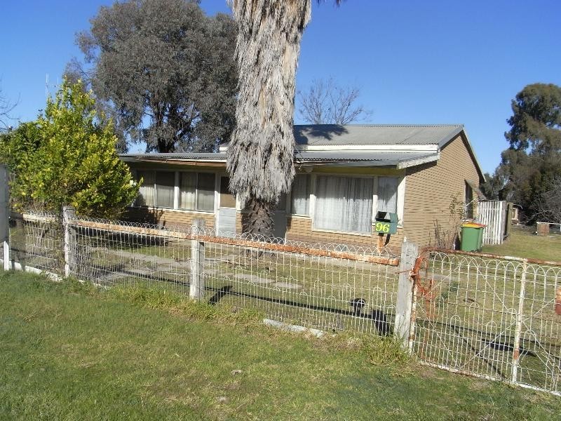 96 Pell Street, Howlong NSW 2643