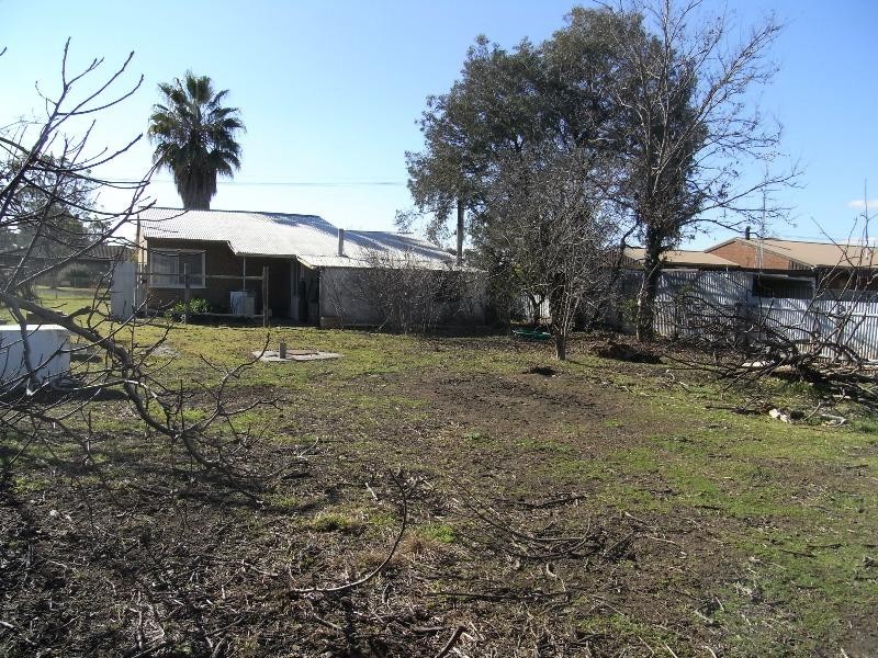 96 Pell Street, Howlong NSW 2643