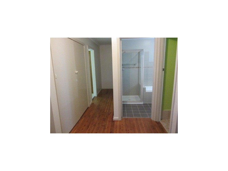 1/428 Strang Place, Lavington NSW 2641