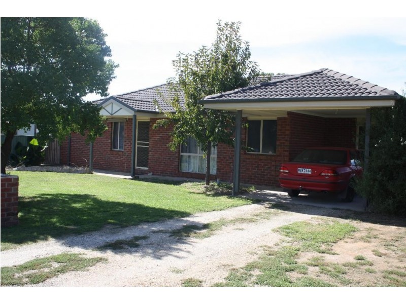 72 Townsend Street, Howlong NSW 2643