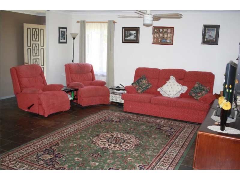 72 Townsend Street, Howlong NSW 2643