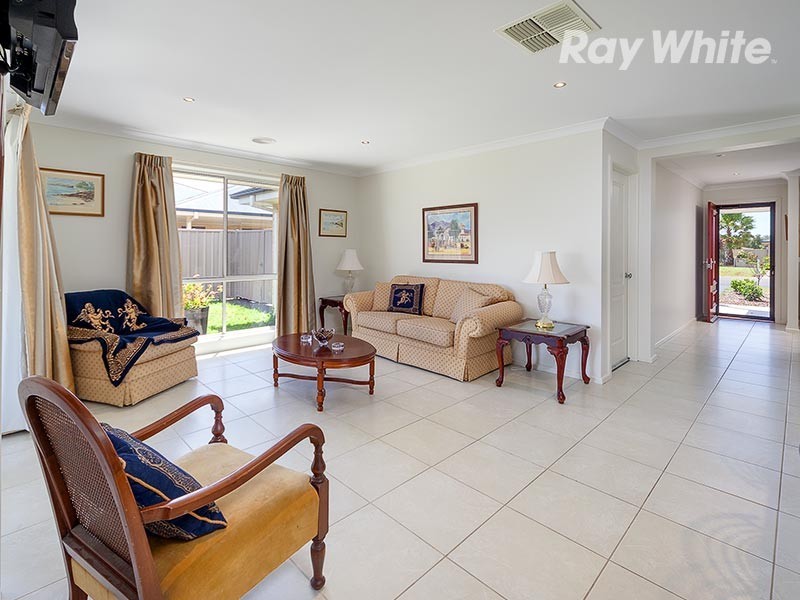 87 Read Street, Howlong NSW 2643