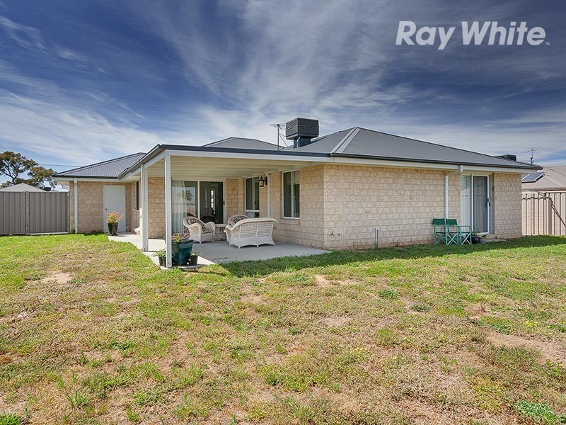 87 Read Street, Howlong NSW 2643