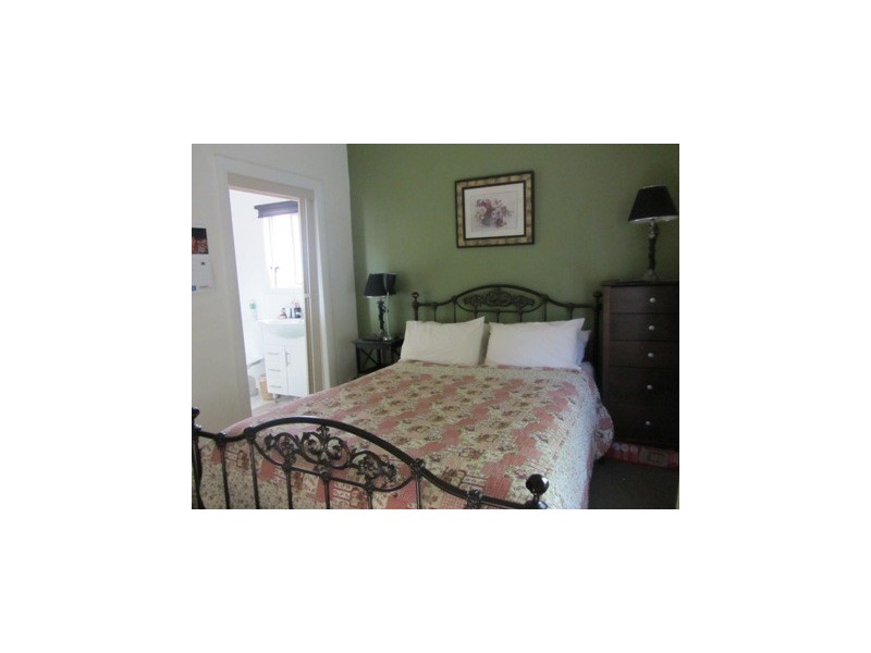 731 Jones Street, Albury NSW 2640