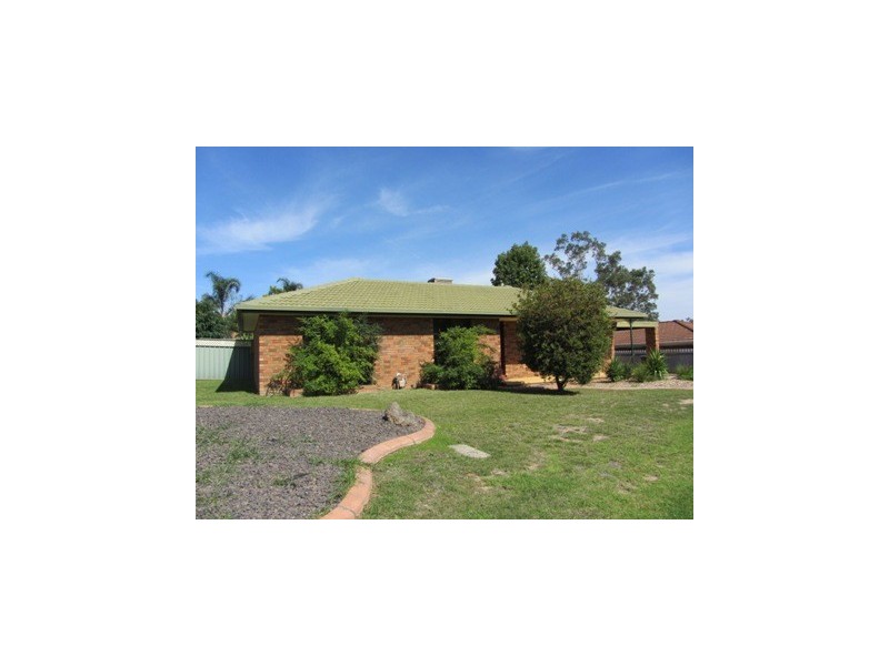 1 Ironbark Road, Thurgoona NSW 2640