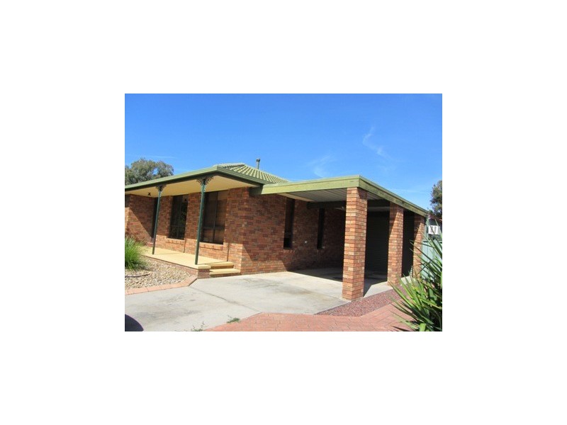 1 Ironbark Road, Thurgoona NSW 2640
