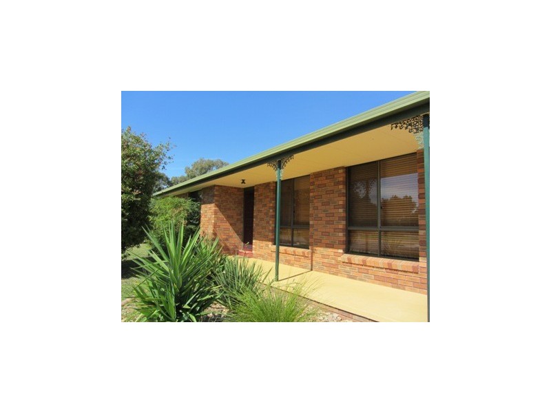 1 Ironbark Road, Thurgoona NSW 2640