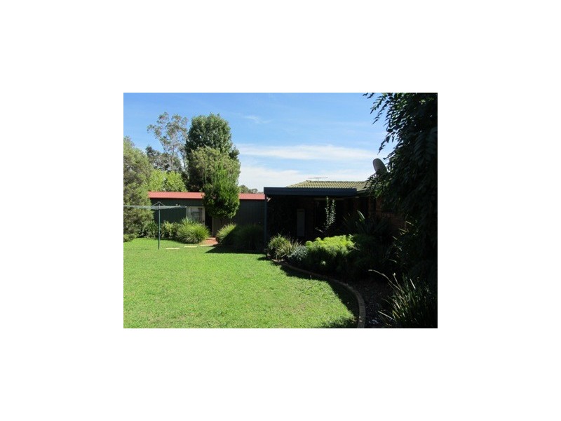 1 Ironbark Road, Thurgoona NSW 2640