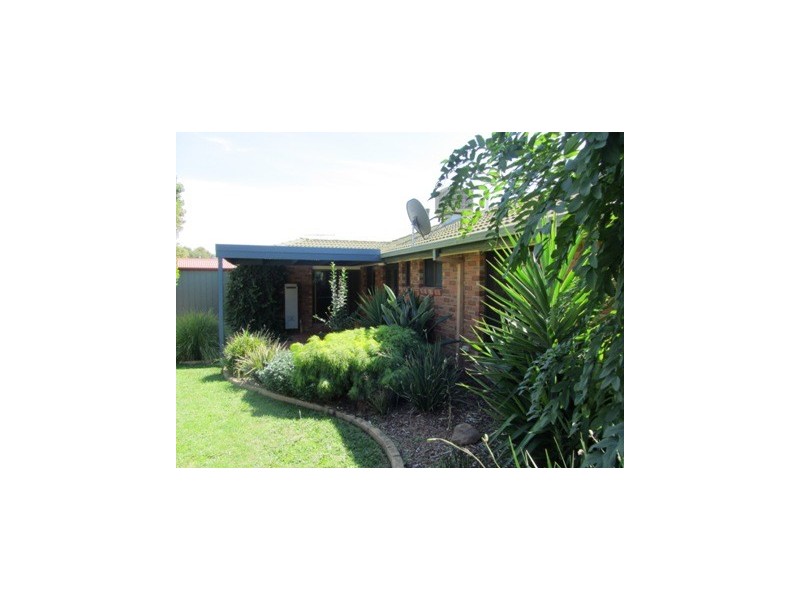 1 Ironbark Road, Thurgoona NSW 2640