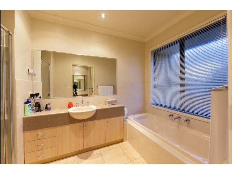 41 Gould Avenue, West Albury NSW 2640