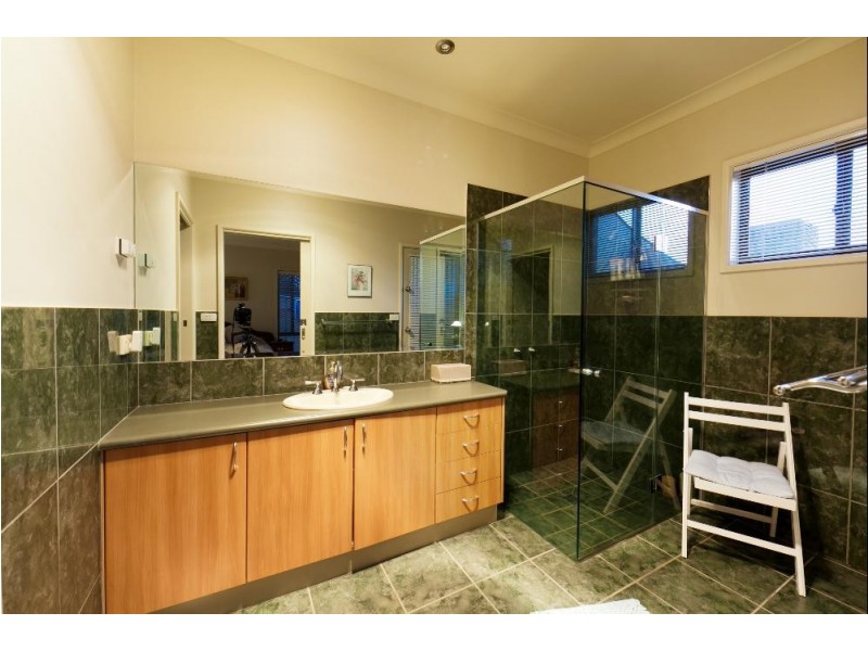 41 Gould Avenue, West Albury NSW 2640