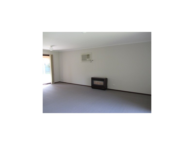 401 Elton Court, Lavington NSW 2641