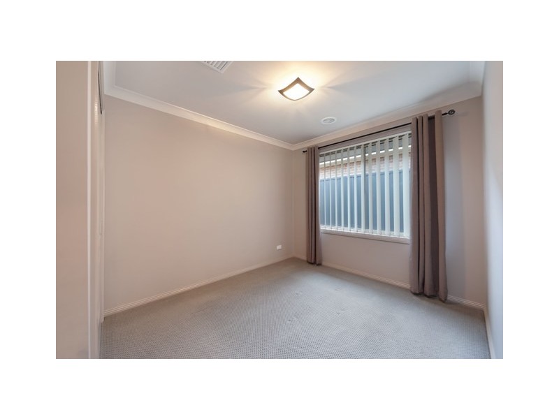 8 Willaroo Street, Thurgoona NSW 2640