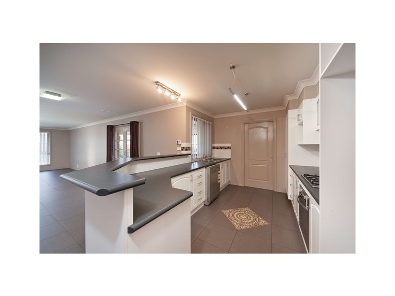 8 Willaroo Street, Thurgoona NSW 2640