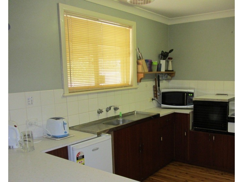 1074 Koonwarra Street, North Albury NSW 2640