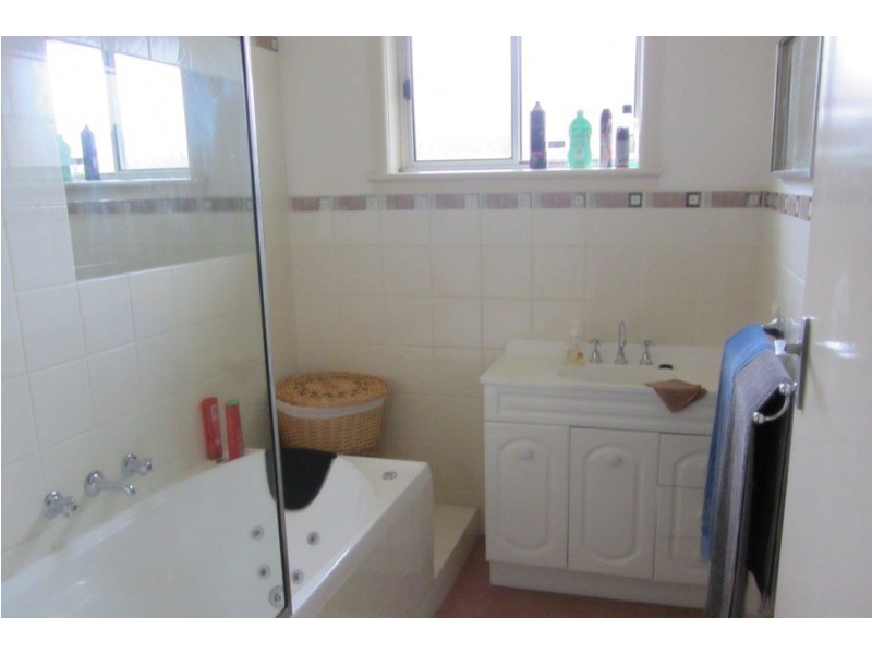 1074 Koonwarra Street, North Albury NSW 2640