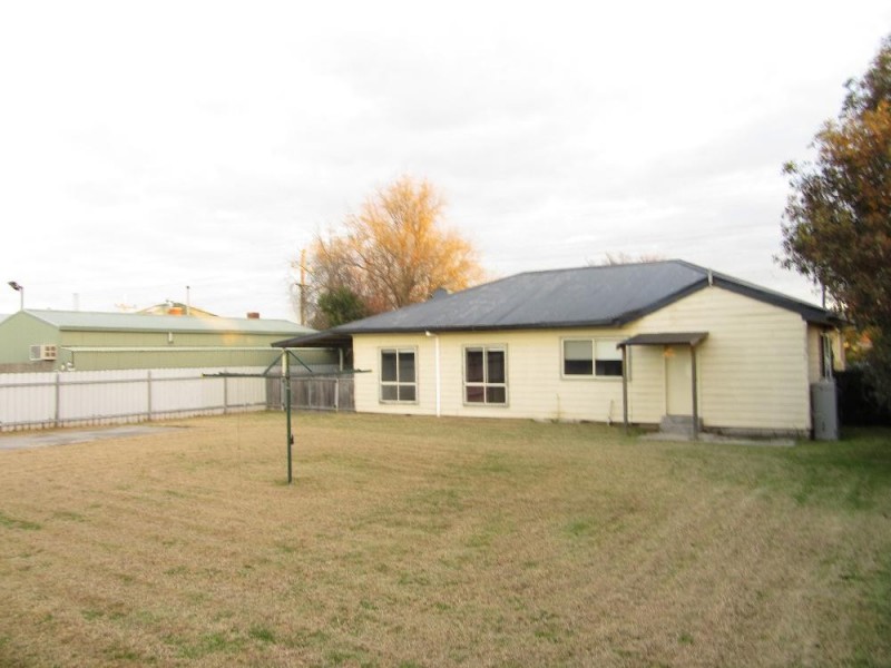 384 Union Road, Lavington NSW 2641