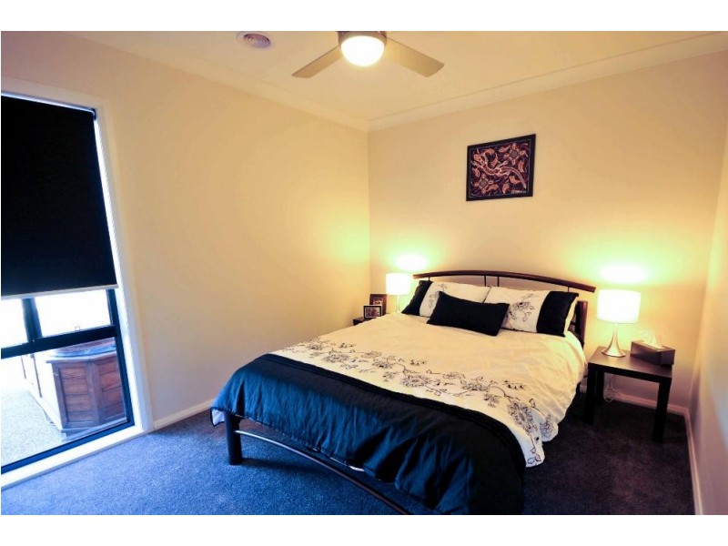 20 Nicola Place, Lavington NSW 2641