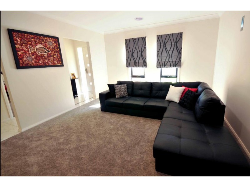 20 Nicola Place, Lavington NSW 2641