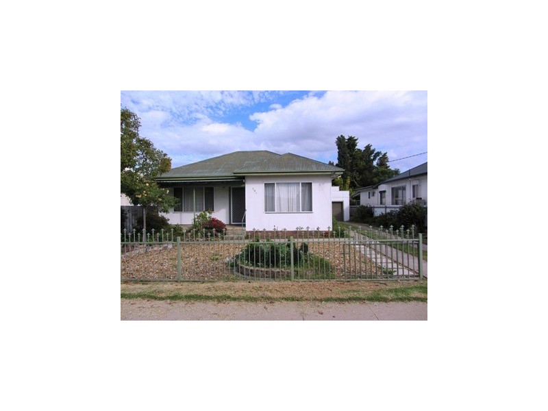 301 Union Road, Lavington NSW 2641