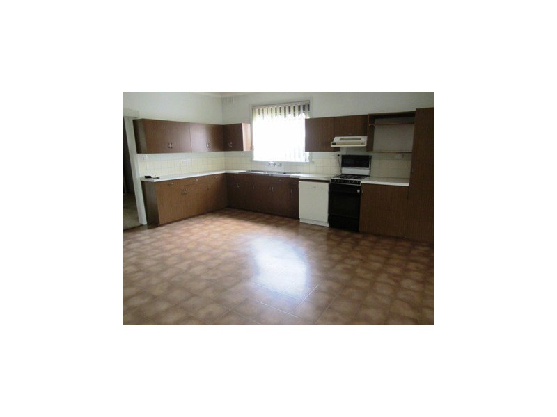 301 Union Road, Lavington NSW 2641