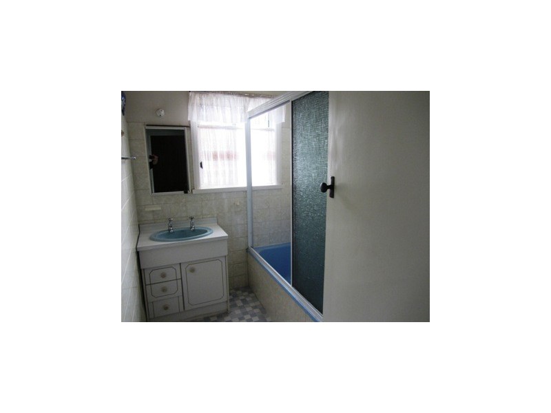 301 Union Road, Lavington NSW 2641