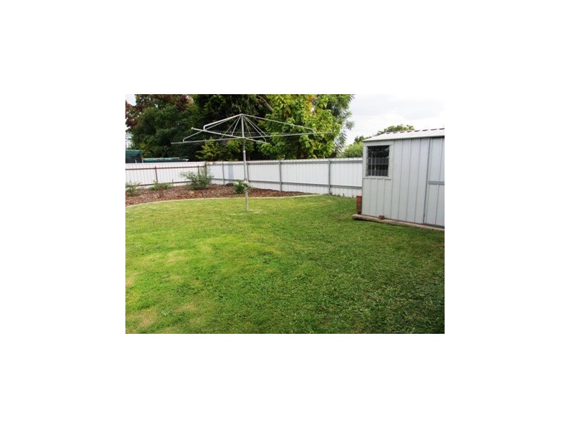 301 Union Road, Lavington NSW 2641