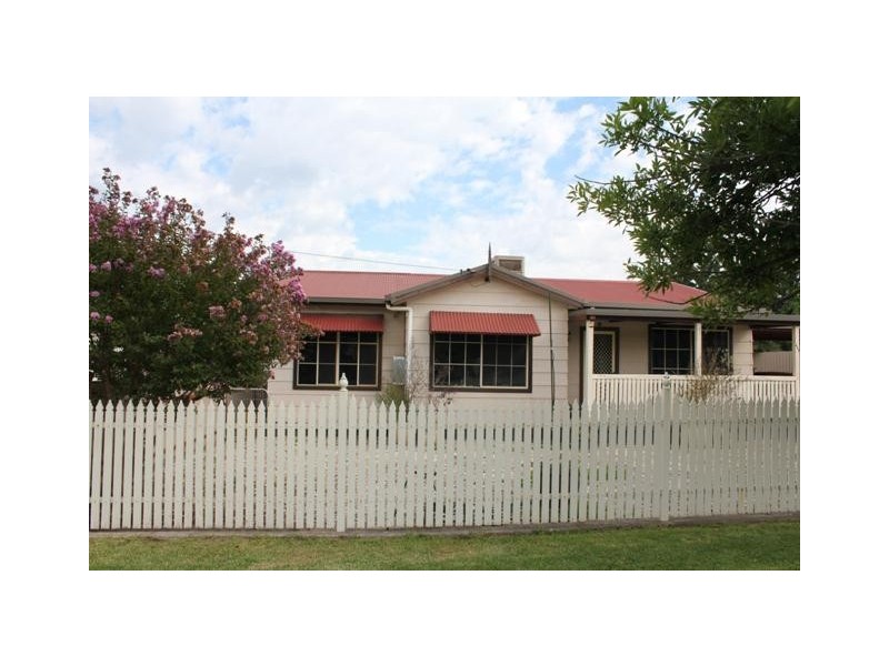 433 Bevan Street, Lavington NSW 2641