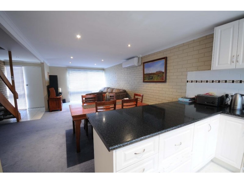 5/429 Griffith Road, Lavington NSW 2641