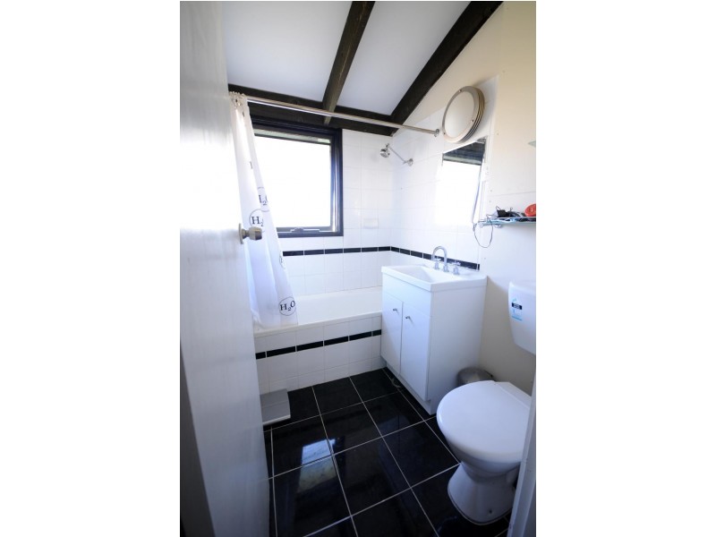 5/429 Griffith Road, Lavington NSW 2641