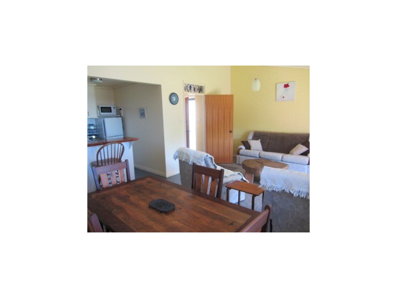 1/701 Nalanda Court, Albury NSW 2640