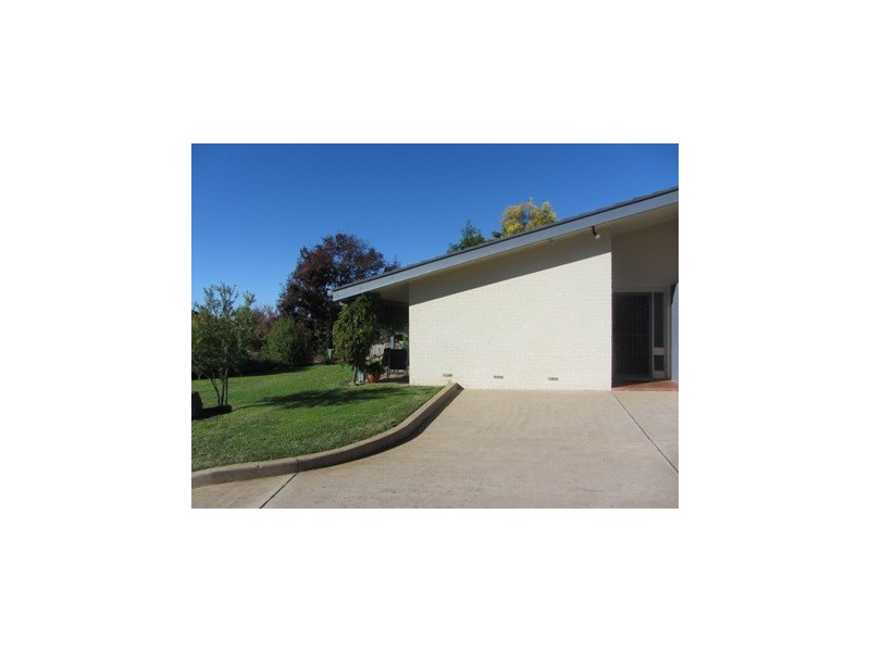 1/701 Nalanda Court, Albury NSW 2640