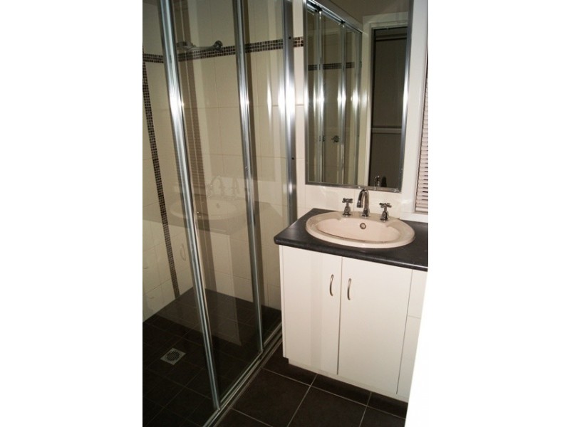 1 and 2/1001 Sylvania Ave, North Albury NSW 2640