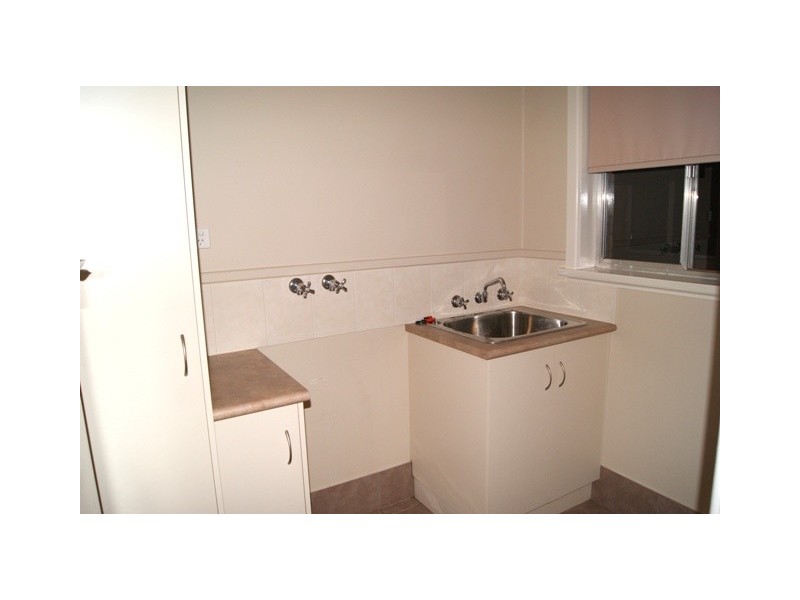 1 and 2/1001 Sylvania Ave, North Albury NSW 2640