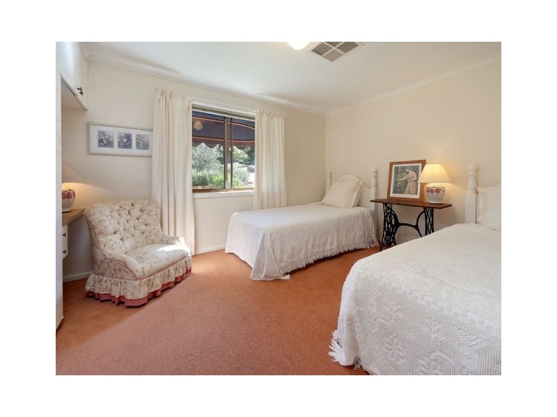264 Desmond St, Lavington NSW 2641