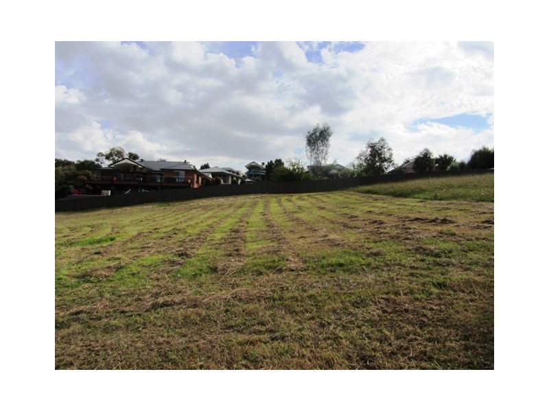 102 Malaguena Avenue, Albury NSW 2640