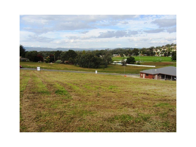 102 Malaguena Avenue, Albury NSW 2640
