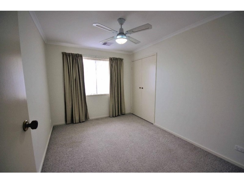 13 Doongan Place, West Albury NSW 2640