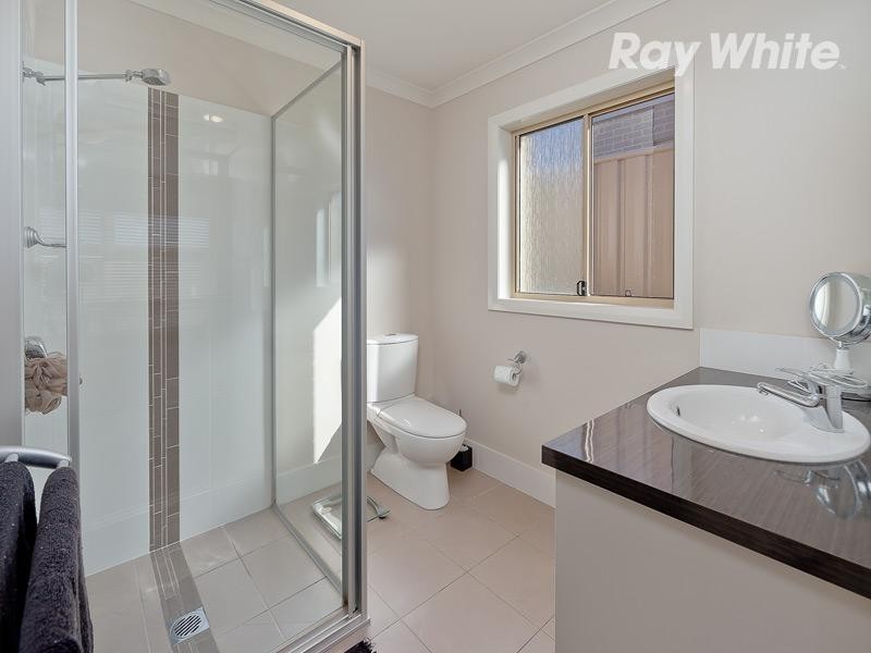 11 Lawson Circuit, Lavington NSW 2641