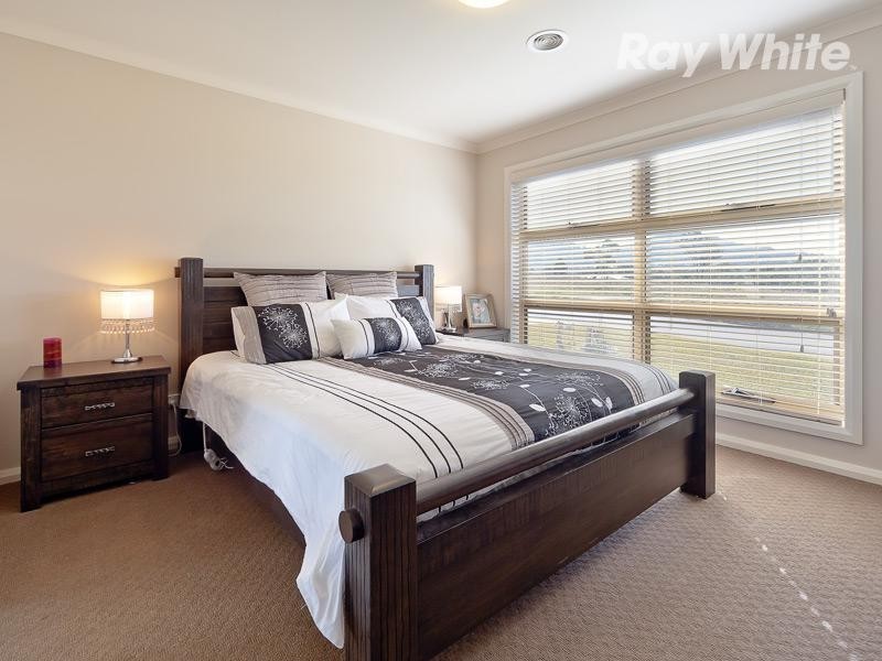 11 Lawson Circuit, Lavington NSW 2641