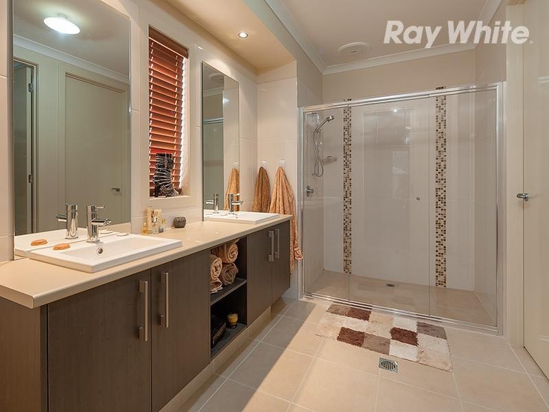 33 Oxford Drive, Thurgoona NSW 2640