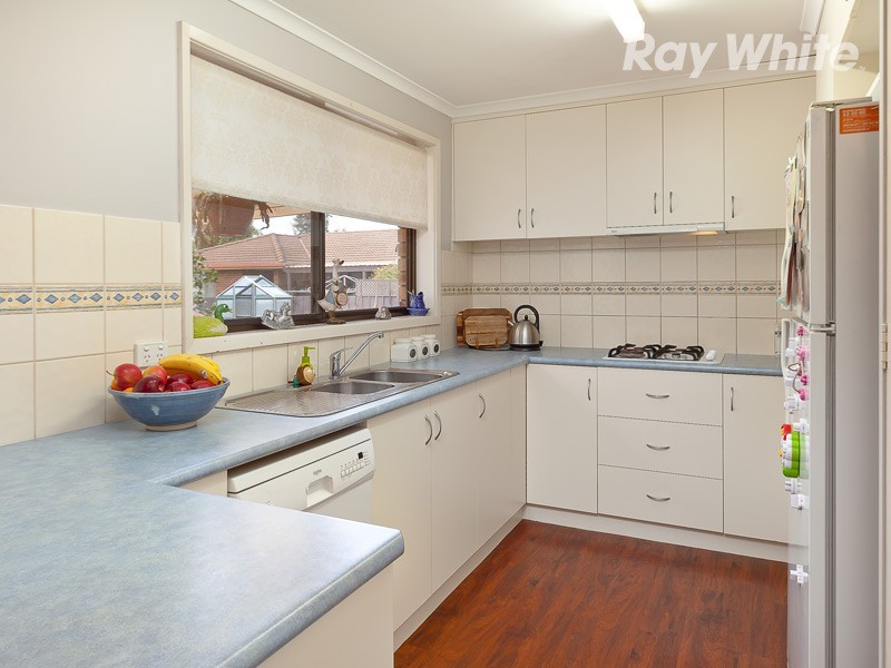 17 Hawkins Street, Howlong NSW 2643
