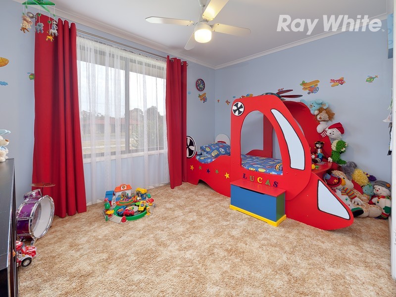 17 Hawkins Street, Howlong NSW 2643