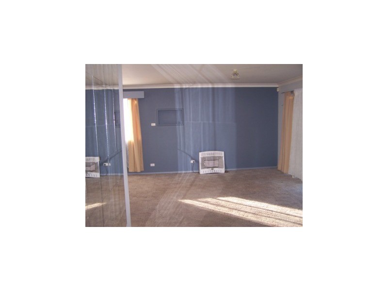 437 Urana Road, Lavington NSW 2641