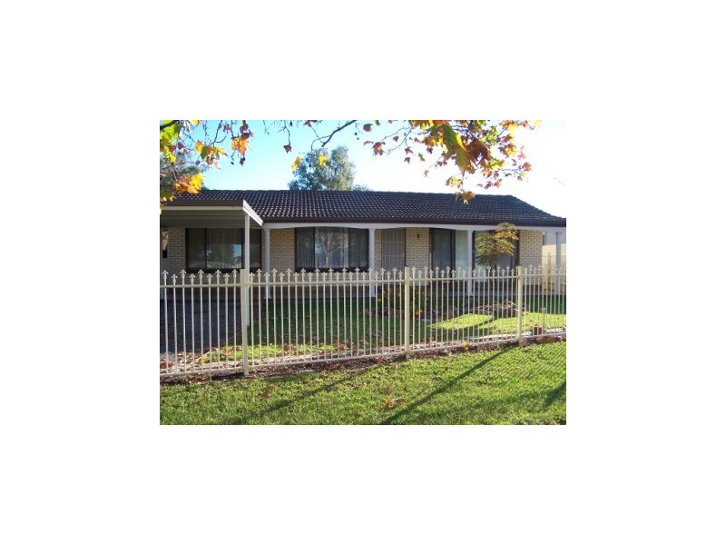 437 Urana Road, Lavington NSW 2641